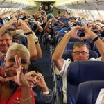Photo of health care workers flying to help NY gets love
