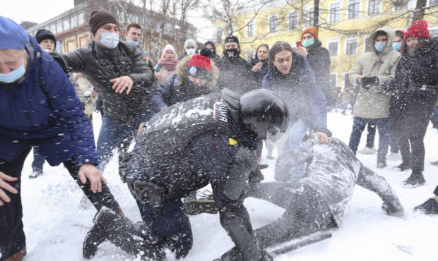 Russia arrests 3,800 during wide protests backing Navalny...