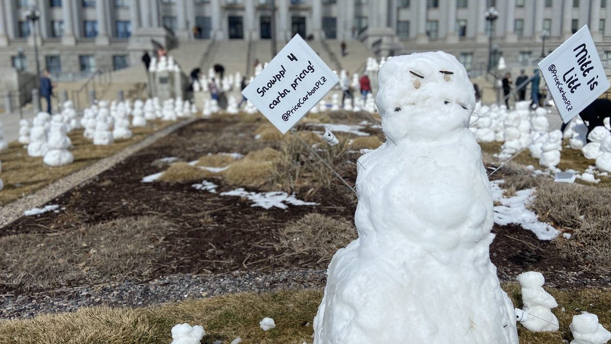 Hundreds of snowpeople at the Utah Capitol with climate change plea - KSL NewsRadio