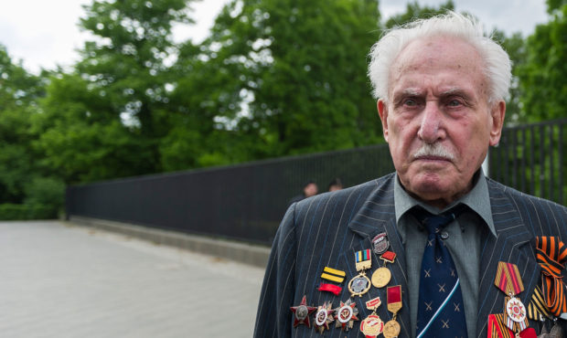 The Ukrainian veteran David Dushman mourns during a memorial service of Ukraine on 05.08.2015 at th...