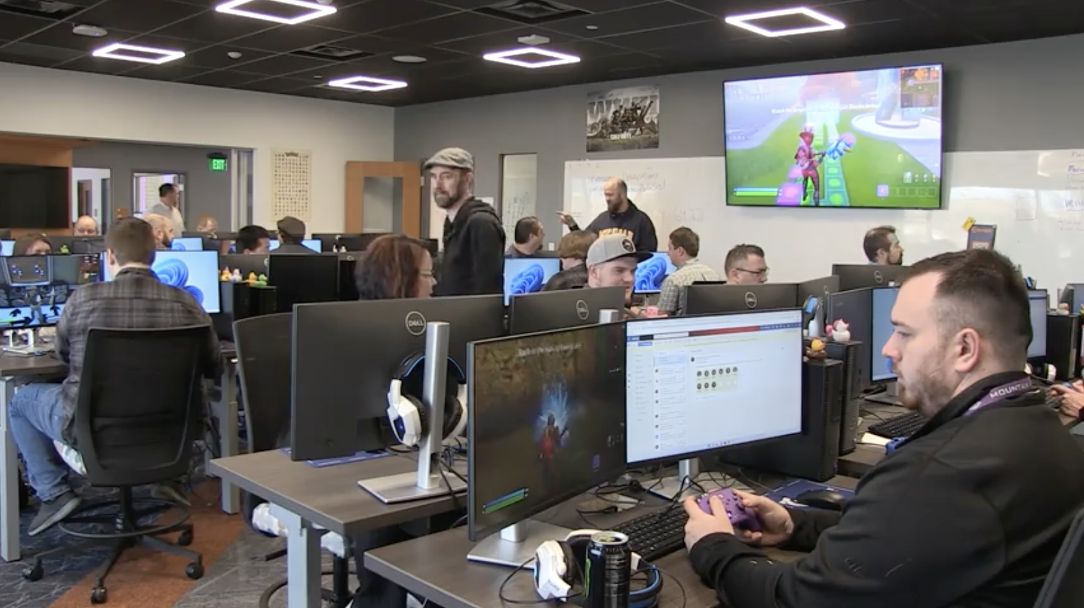 Computer Lab with Fortnite on multiple screens...