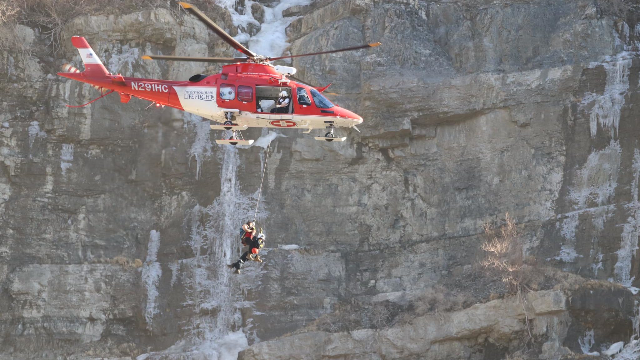 Bridal Veil Falls rescue ice chunk...