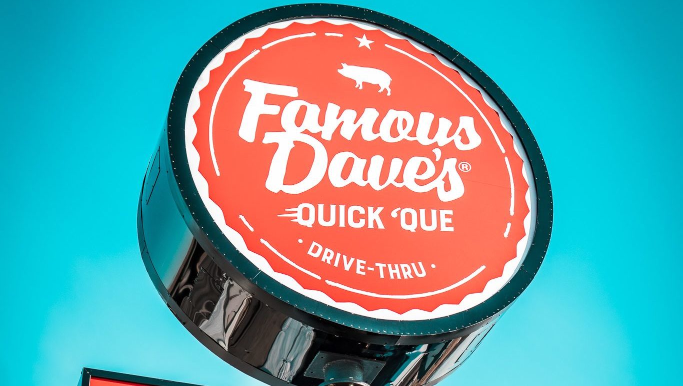 Famous Dave's Quick 'Que aims to redefine fast-casual...