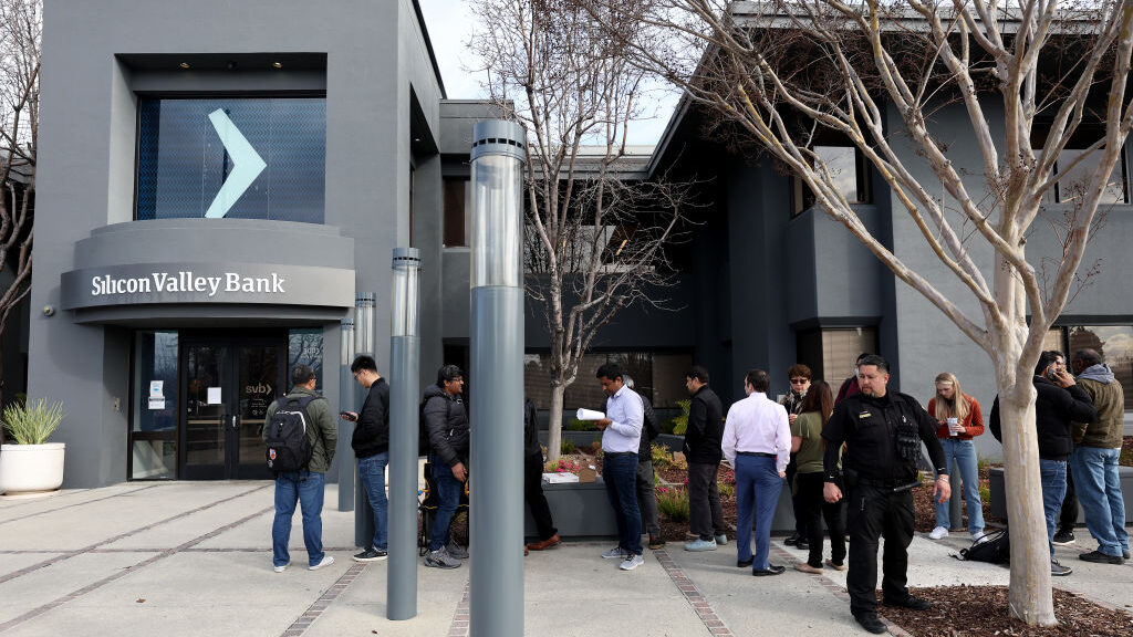 a line forms at silicon valley bank, which brought a banking crisis days earlier...