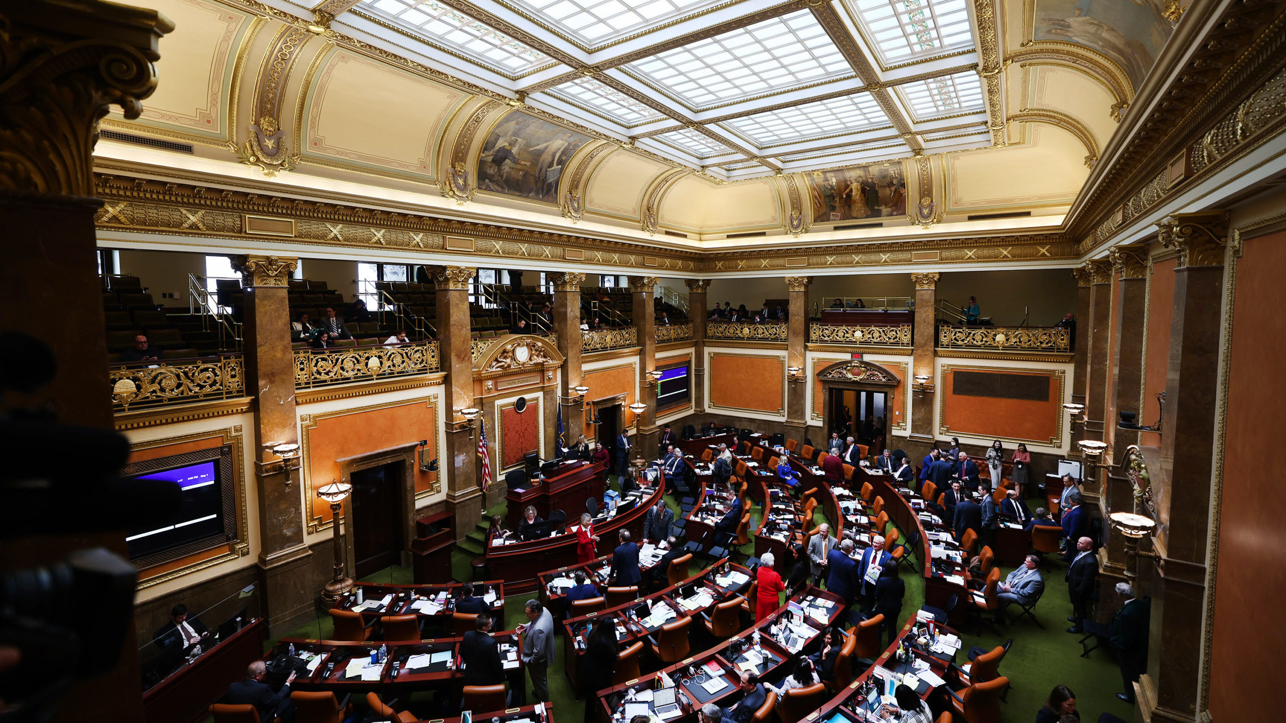 It's crunch time for the 2023 Utah Legislative Session! Today is the second-to-last day and Utah Ho...