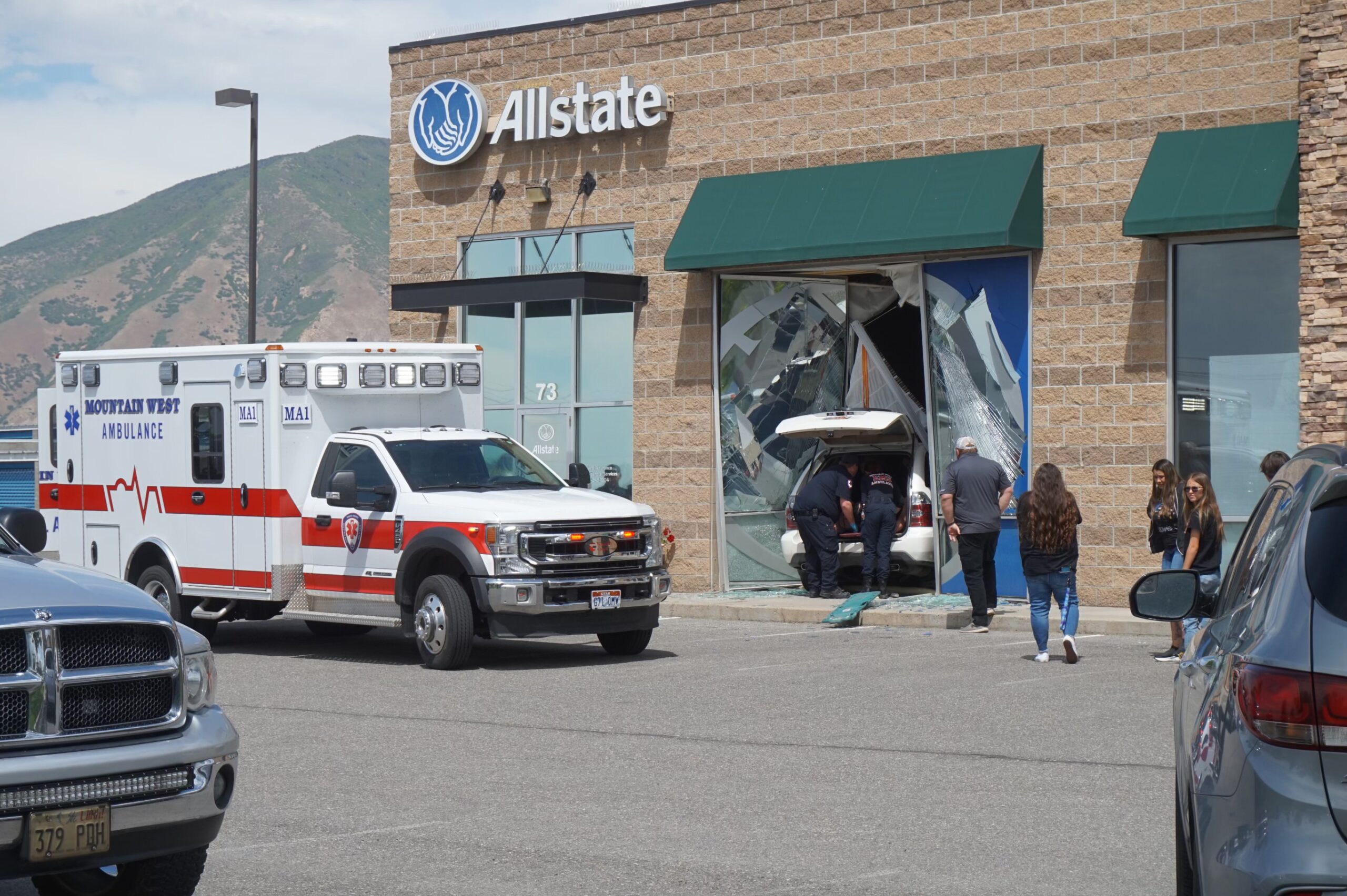 Car crashes into Tooele insurance building...