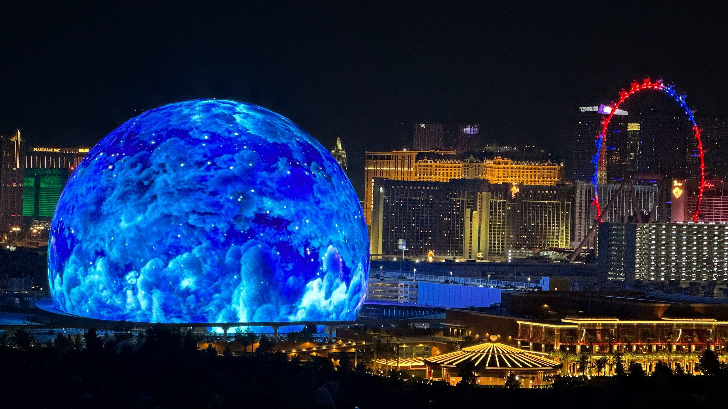 The world's largest spherical structure is in Las Vegas