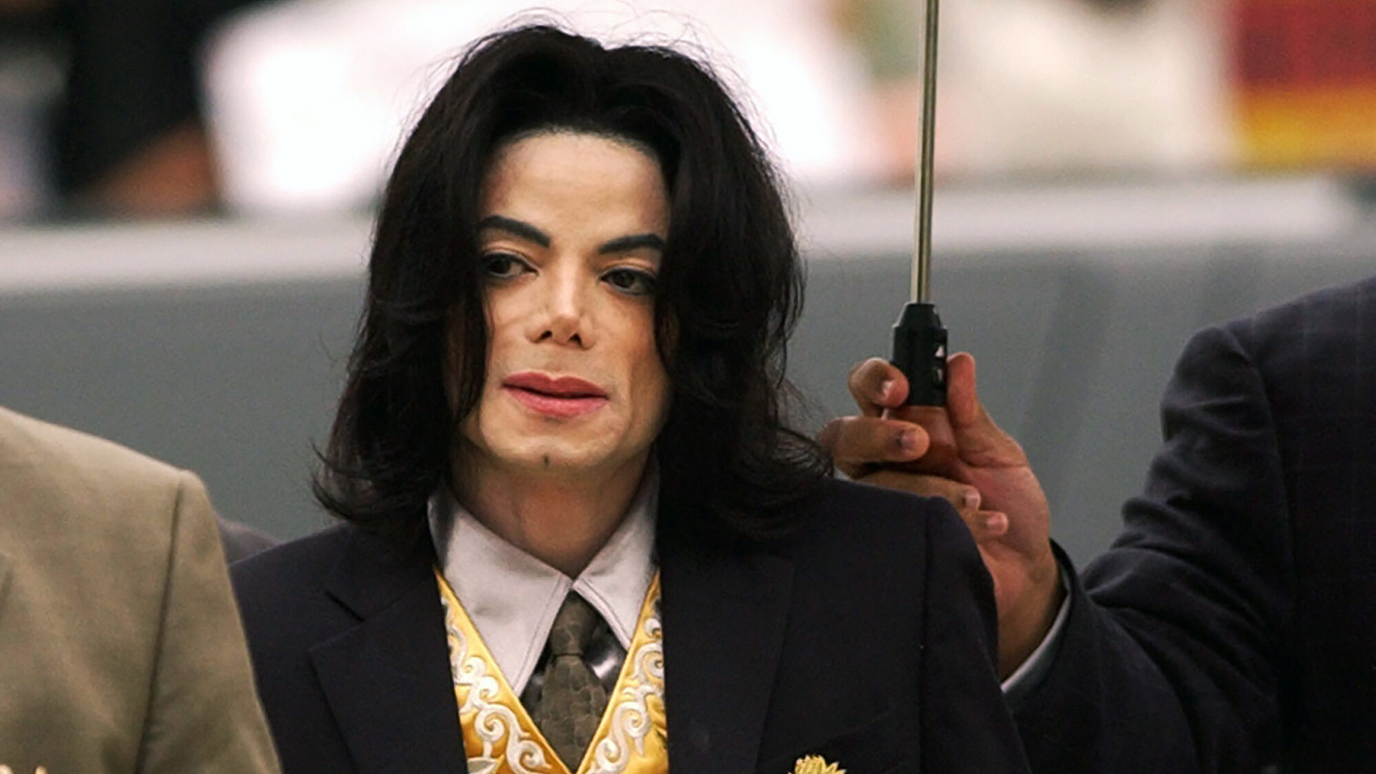 Michael Jackson arrives at the Santa Barbara County Courthouse for his child molestation trial in S...