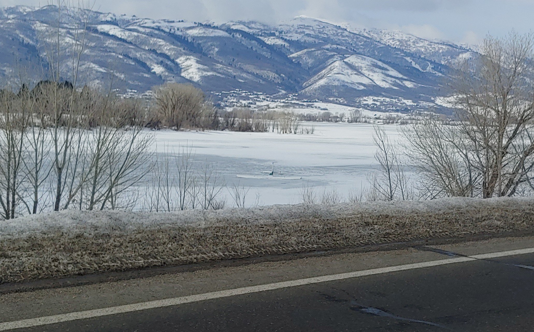 A small Cessna airplane crashed into an icy Pineview Reservoir....