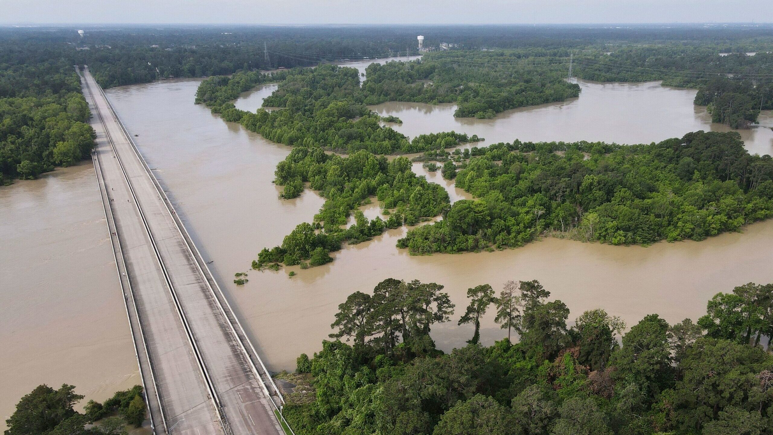 The bridge over Lake Houston, along West Lake Houston Parkway from Kingwood to Atascocita, was clos...