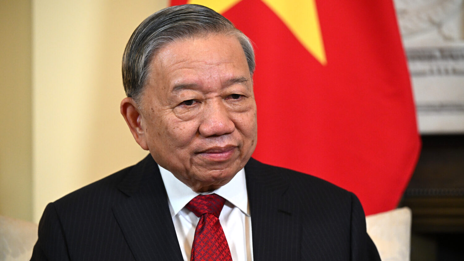 General Secretary of the Communist Party of Vietnam, Tô Lâm, during a meeting with British Prime ...