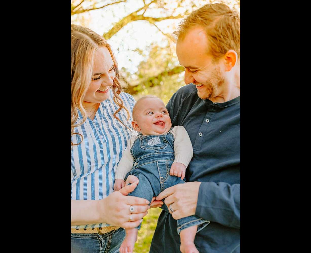 Logan and his parents are pictured. (Photo: Anna Ames)