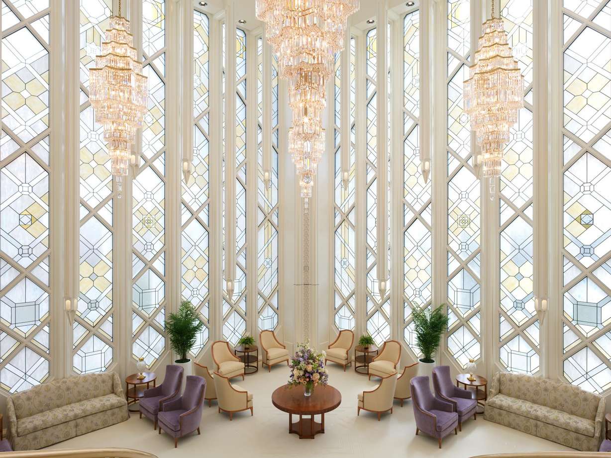 The celestial room of the San Diego California Temple of The Church of Jesus Christ of Latter-day Saints. A media day marked the beginning of the temple's public open house on Monday. (Photo: The Church of Jesus Christ of Latter-day Saints)