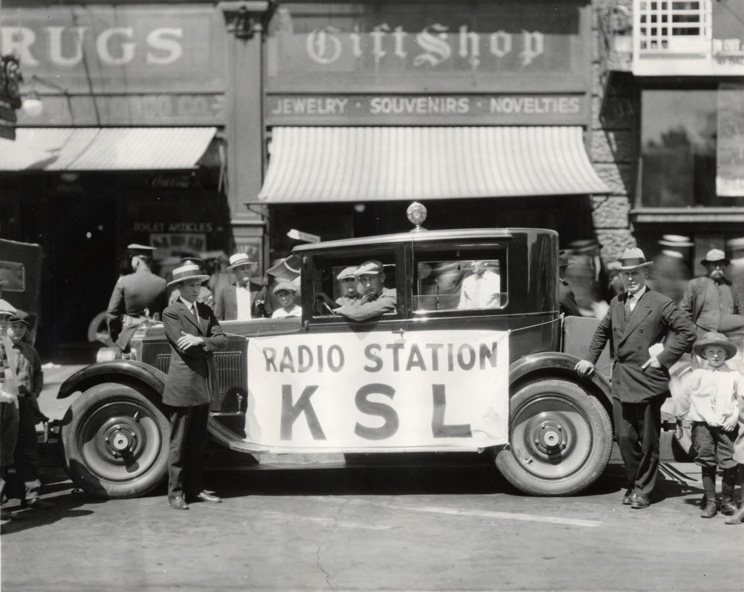 KSL-radio-car-1925_p411